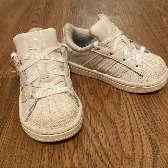 ADIDAS shell toe leather baby/toddler shoes size 5c - Picture 3 of 7